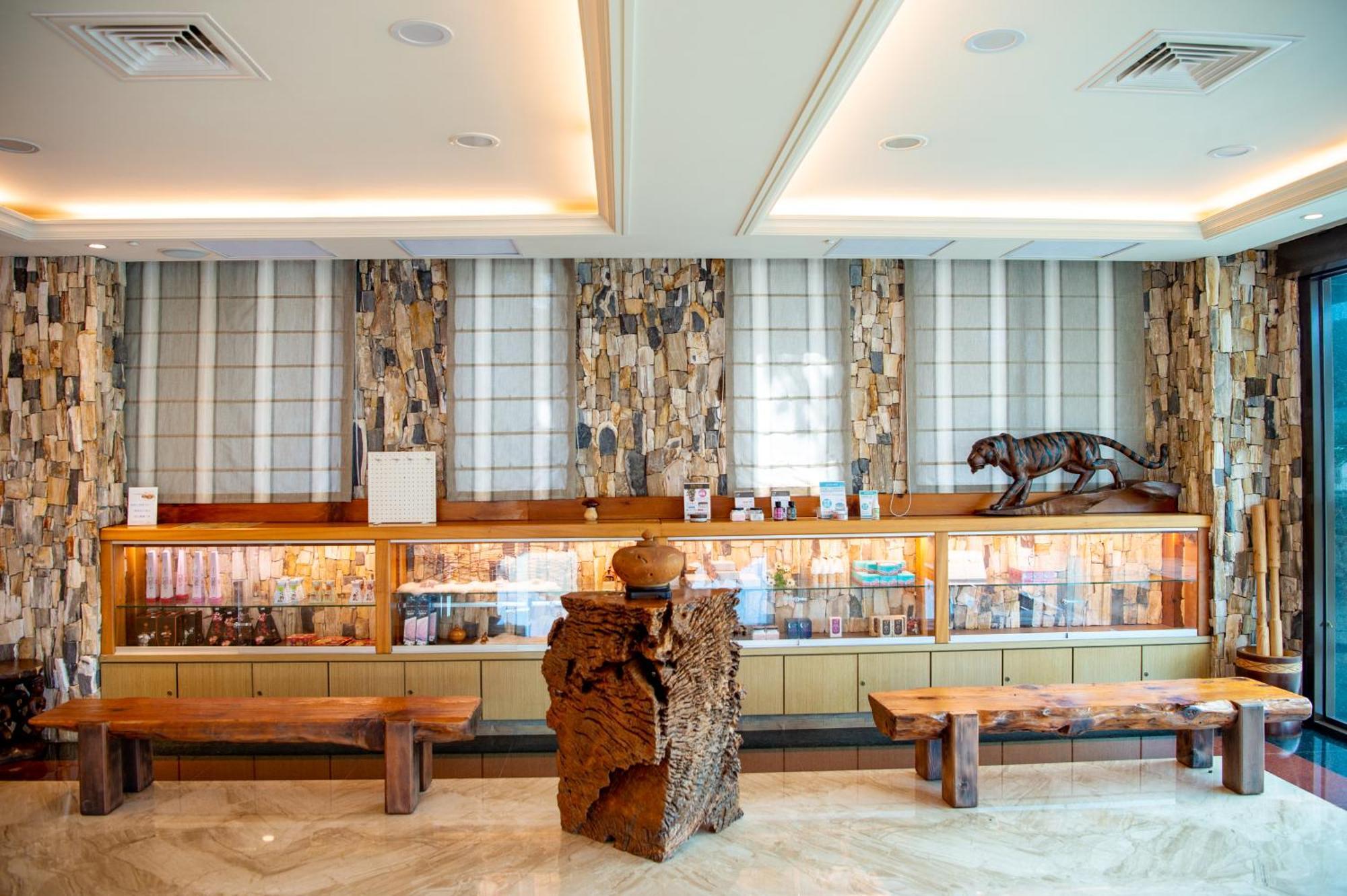 Classic Hotel Shvatan Nantou Buitenkant foto