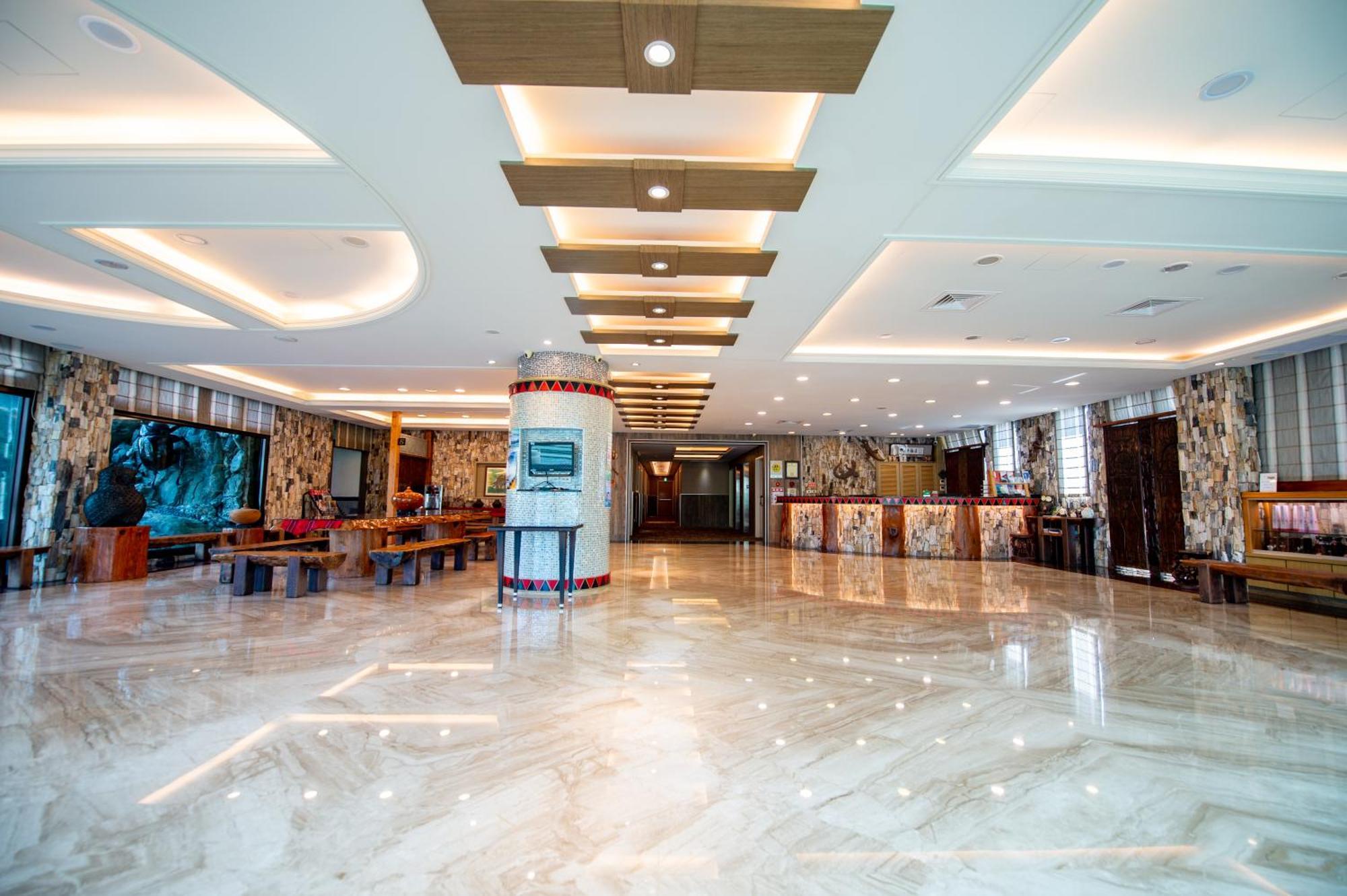 Classic Hotel Shvatan Nantou Buitenkant foto